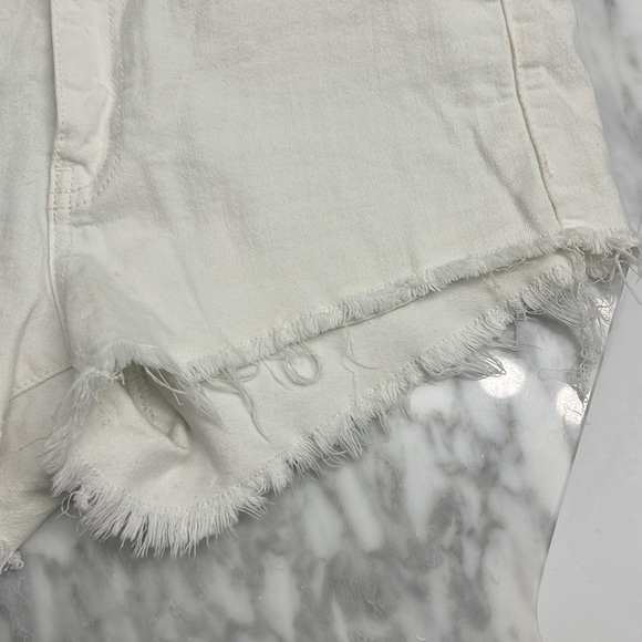 White Talula aritzia shorts size 28 - Picture 1 of 12